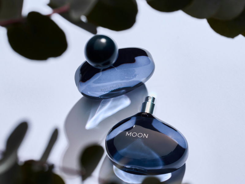 Moon Verescence packshot 2